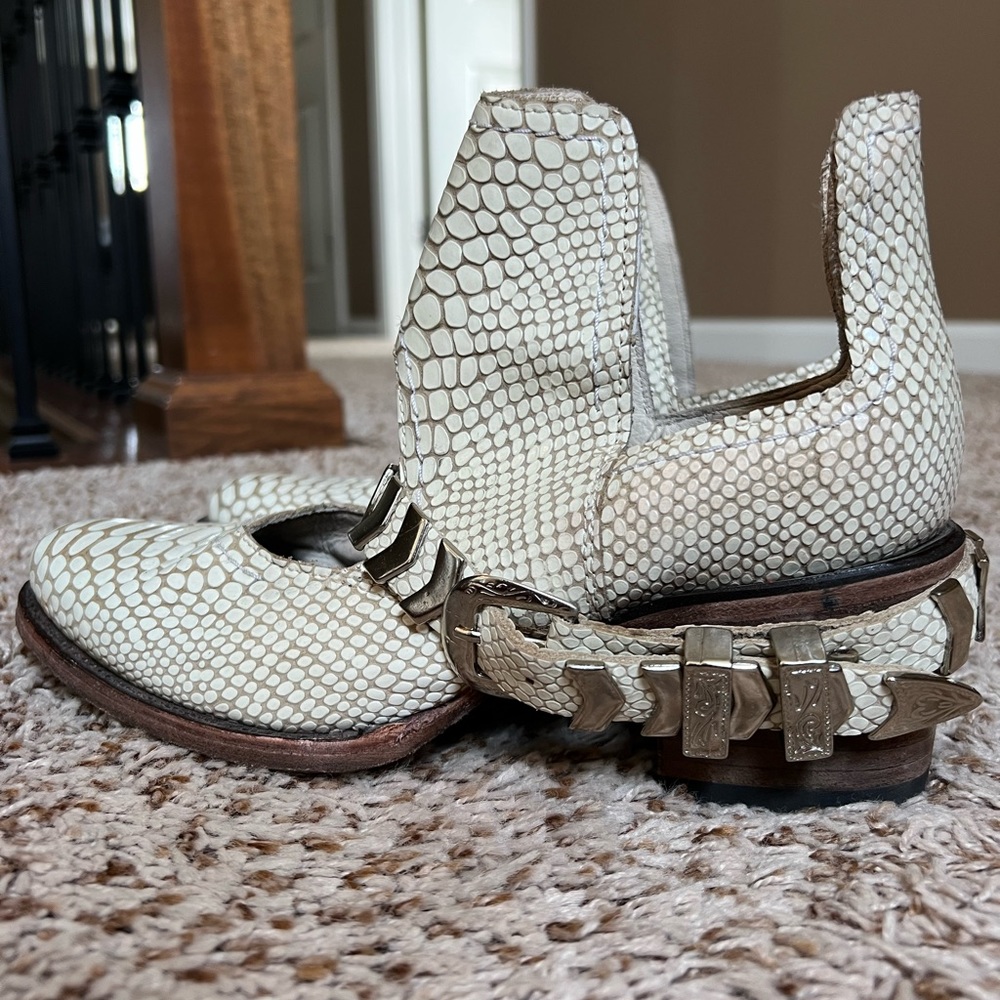 Freebird Blade booties.